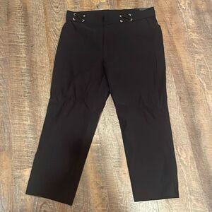 Black capri pants NWT